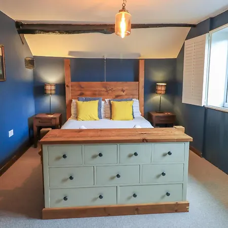 Flaska House * Penrith