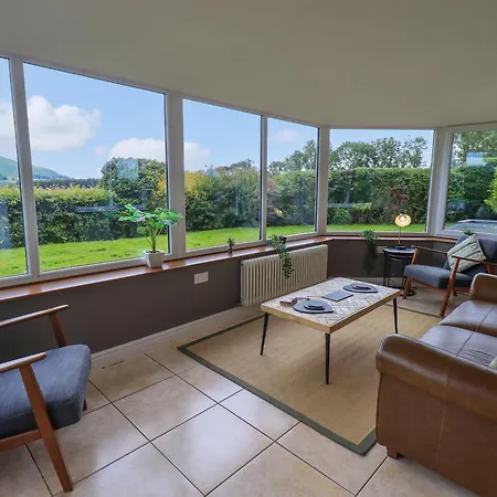 בית נופש Flaska House פנרית'